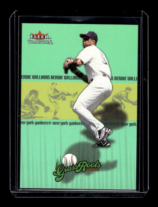 2002 Fleer Tradition Grass Roots #7 Bernie Williams (New York Yankees)