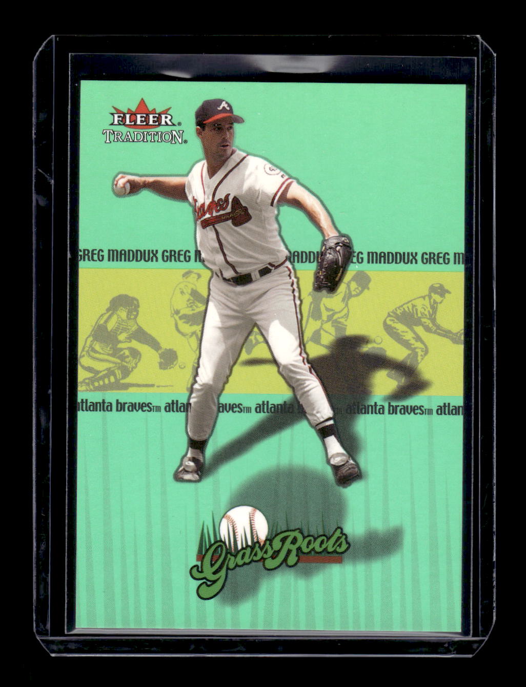 2002 Fleer Tradition Grass Roots #4 Greg Maddux (Atlanta Braves)